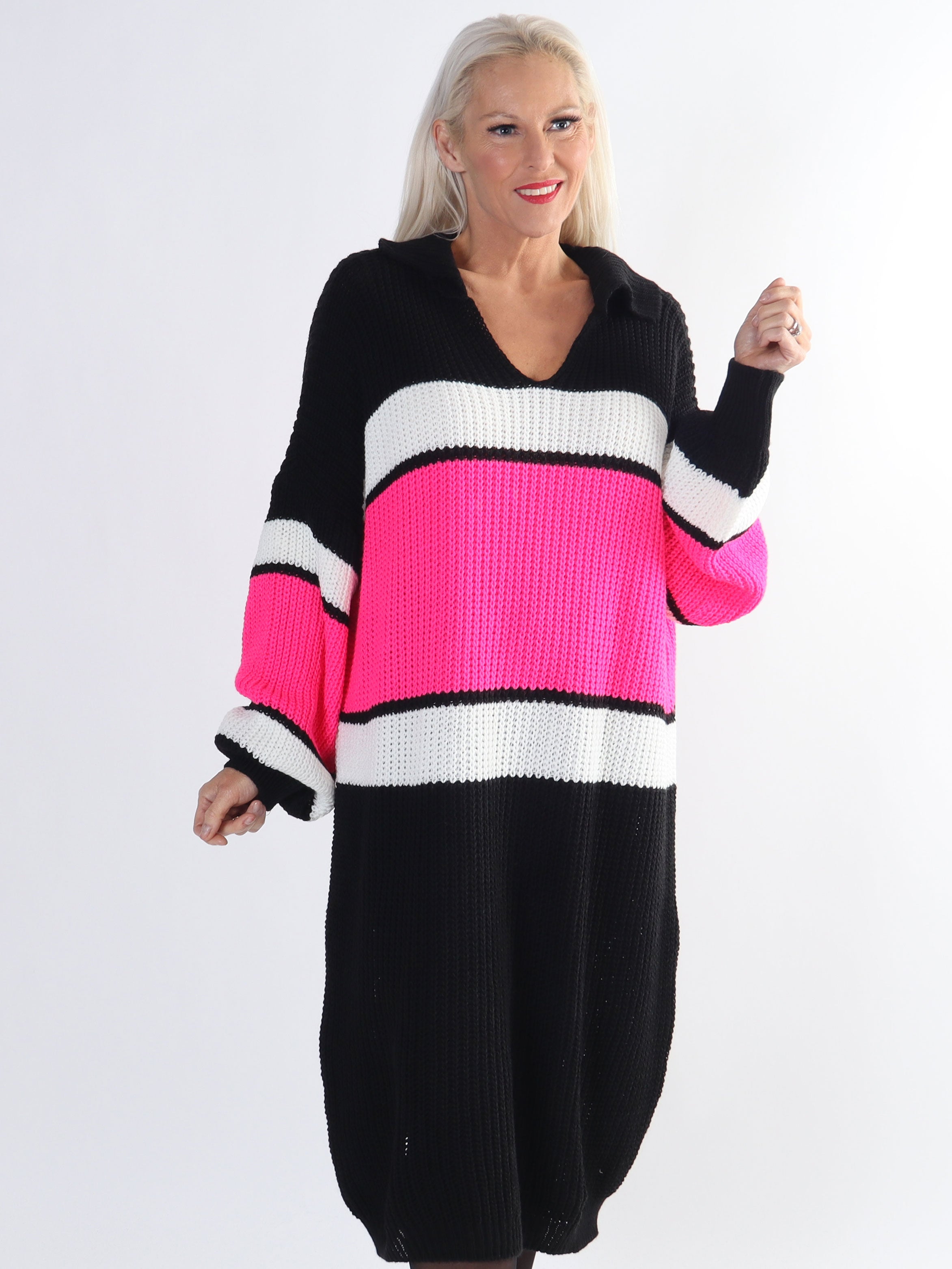 Hailey - Plus size stribet strikkjole med lille krave